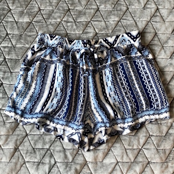 Tribal Shorts - Picture 1 of 6